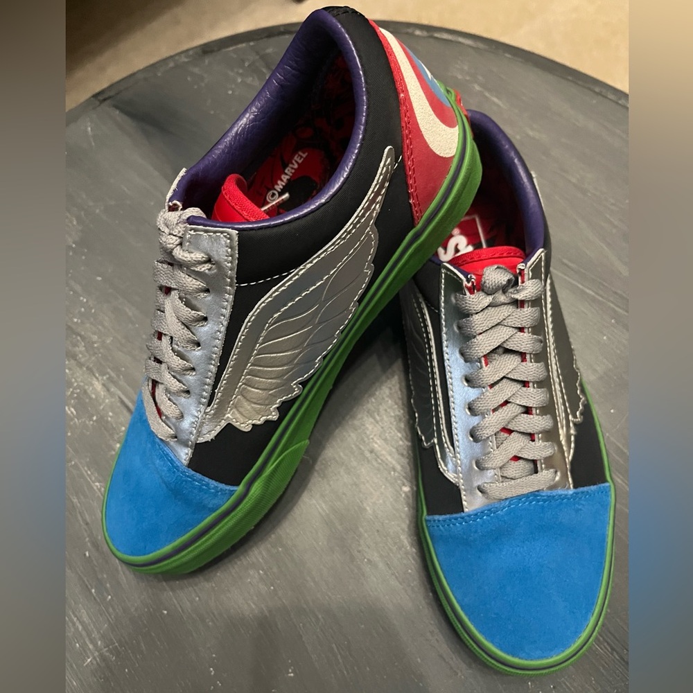 VANS x Marvel Captain America Avengers Old Skool Skate Shoe - Men 6.5/Women 8